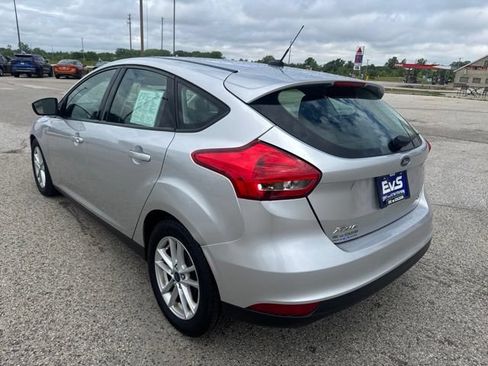Used 2018 Ford Focus SE FWD image 5