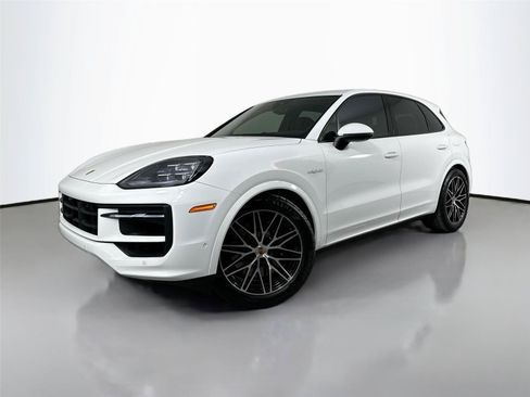 Certified 2026 Porsche Cayenne Coupe AWD/4WD image 1