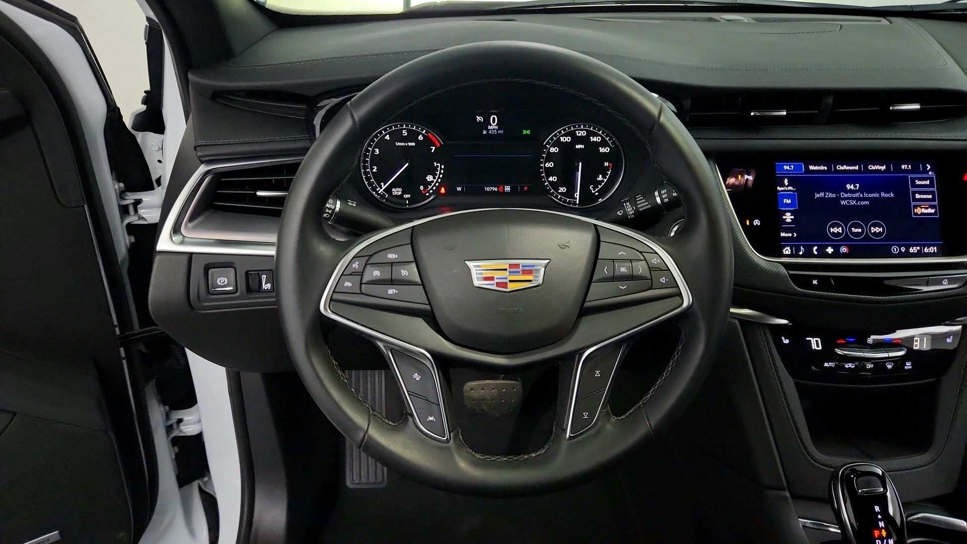 Certified 2024 Cadillac XT5 Luxury w/ LPO, Floor Liner Package AWD/4WD image 21