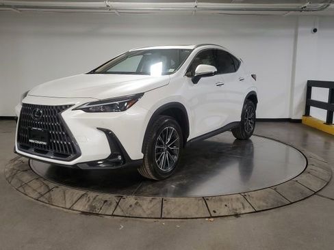 Used 2025 Lexus NX 350h AWD w/ Premium Package image 4
