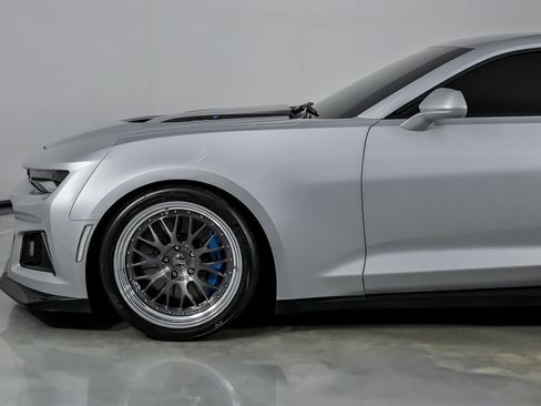 Used 2017 Chevrolet Camaro ZL1 RWD image 7