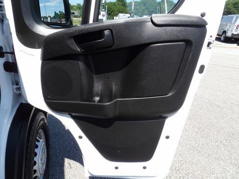 Used 2025 RAM ProMaster 2500 w/ U-Haul Equipment Group FWD image 30