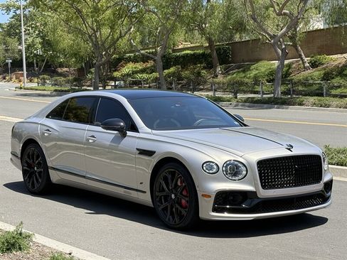 Used 2023 Bentley Flying Spur S V8 AWD/4WD image 9