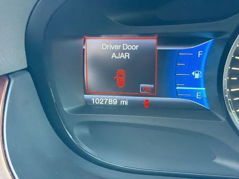 Used 2014 Ford Edge Limited w/ Driver Entry Package FWD image 19