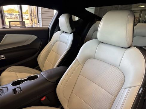 Used 2024 Ford Mustang GT Premium image 15