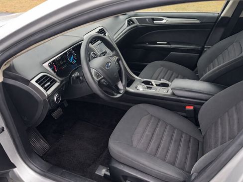 Used 2017 Ford Fusion SE image 20