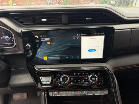 Used 2024 GMC Sierra 1500 AT4 w/ Technology Package AWD/4WD image 21