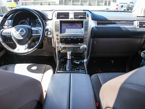 Used 2021 Lexus GX 460 Premium w/ Premium Package image 11