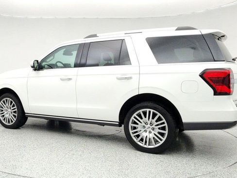 Used 2023 Ford Expedition Limited image 7