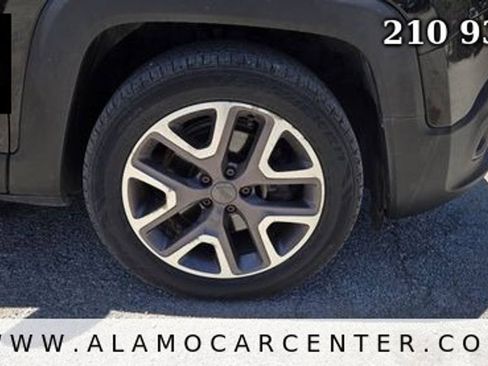Used 2015 Jeep Renegade Latitude FWD image 14