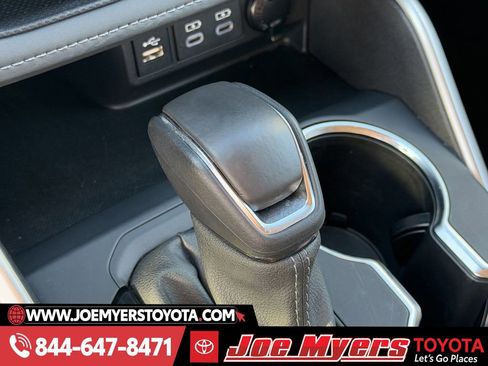 Used 2025 Toyota Highlander LE image 21