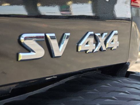 Used 2018 Nissan Titan SV w/ SV Convenience Package AWD/4WD image 10