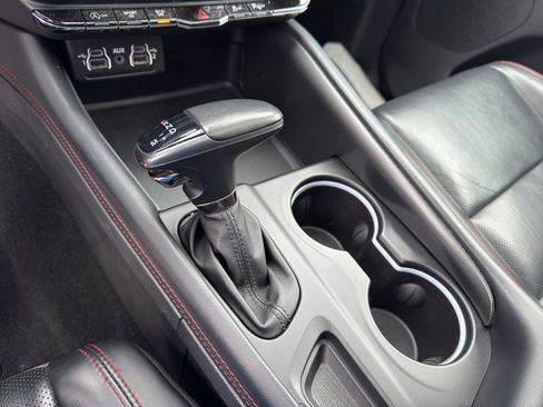 Used 2024 Dodge Durango GT image 16