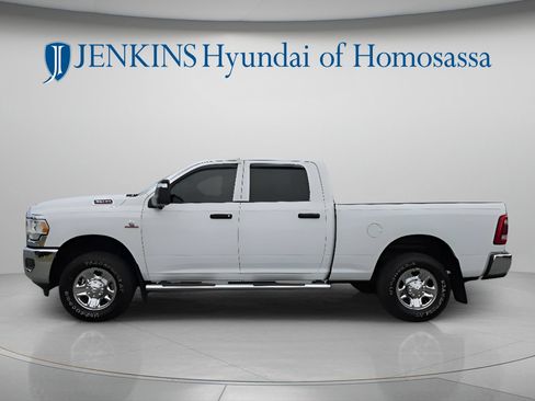 Used 2024 RAM 3500 Tradesman w/ Safety Group AWD/4WD image 8