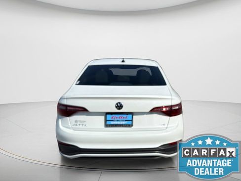 Certified 2024 Volkswagen Jetta SE w/ Panoramic Sunroof Package FWD image 8