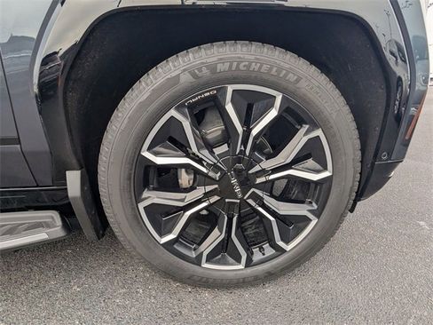 New 2025 GMC Sierra EV Denali image 11