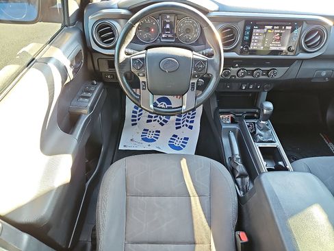 Used 2019 Toyota Tacoma TRD Sport image 10