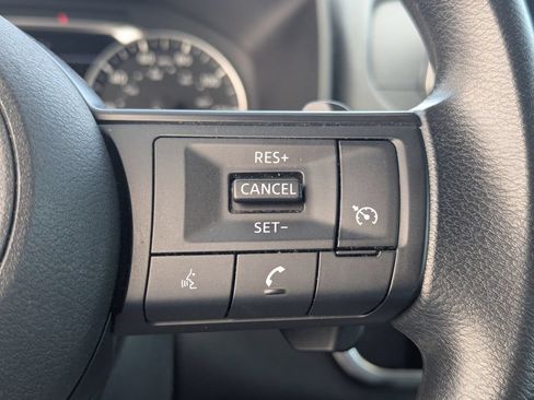Used 2024 Nissan Rogue S AWD/4WD image 18