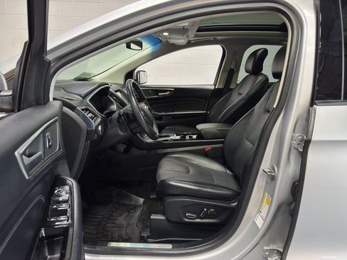 Used 2018 Ford Edge Titanium w/ Equipment Group 301A AWD/4WD image 15
