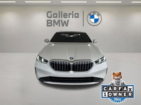 Used 2024 BMW 530i w/ Premium Package RWD image 3