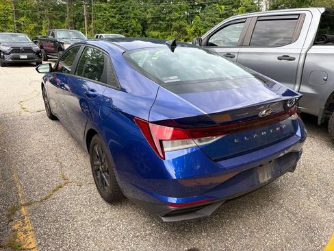 Used 2023 Hyundai Elantra SEL FWD image 2