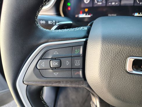 New 2025 Jeep Grand Cherokee Limited image 32