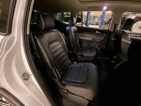 Used 2021 Volkswagen Atlas SEL Premium image 19