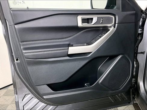 Used 2023 Ford Explorer XLT w/ Equipment Group 202A image 23