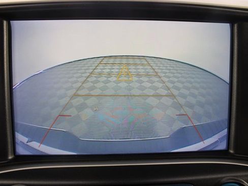 Used 2018 GMC Sierra 1500 SLT image 3