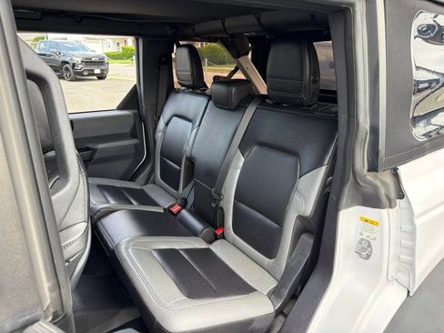 Used 2023 Ford Bronco Big Bend w/ Sasquatch Package AWD/4WD image 25