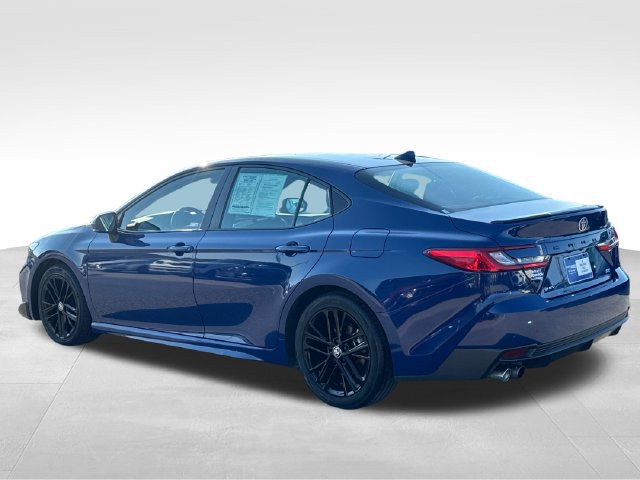Used 2025 Toyota Camry SE FWD image 3