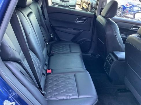 Used 2023 Nissan Rogue Platinum image 16