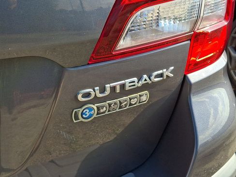 Used 2019 Subaru Outback 2.5i Limited w/ Popular Package #2 AWD/4WD image 10