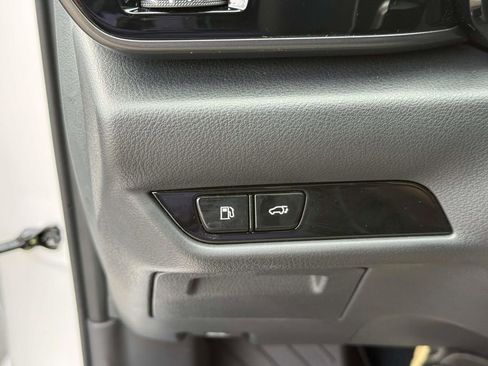 Used 2025 Lexus NX 250 AWD w/ Accessory Package (2T) image 23