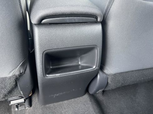 Used 2021 Toyota Corolla LE FWD image 45