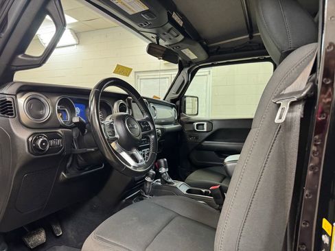 Used 2021 Jeep Wrangler Unlimited Sahara image 13