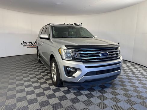 Used 2019 Ford Expedition XLT w/ Equipment Group 202A RWD image 8