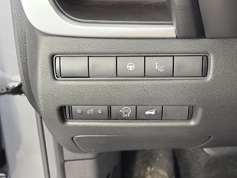 Certified 2023 Nissan Rogue Platinum w/ Platinum Premium Package AWD/4WD image 33
