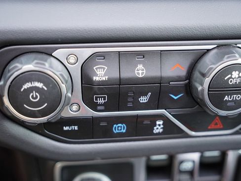 Certified 2025 Jeep Wrangler Unlimited Sahara w/ Safety Group image 29