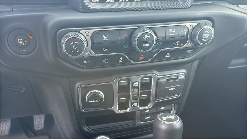Used 2022 Jeep Wrangler Unlimited Sahara AWD/4WD image 18