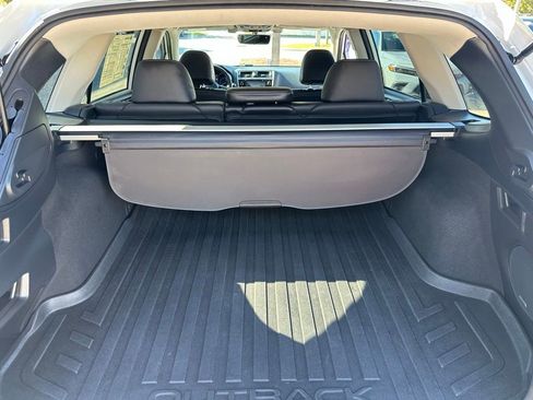 Used 2018 Subaru Outback 2.5i Limited image 7