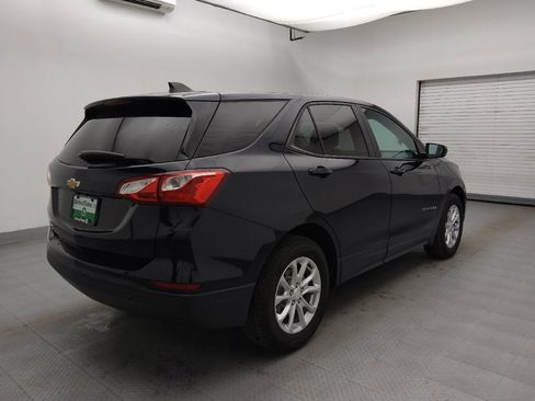 Used 2021 Chevrolet Equinox LS image 9