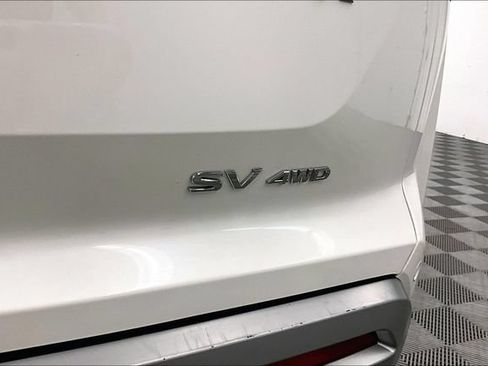 Used 2024 Nissan Pathfinder SV AWD/4WD image 9