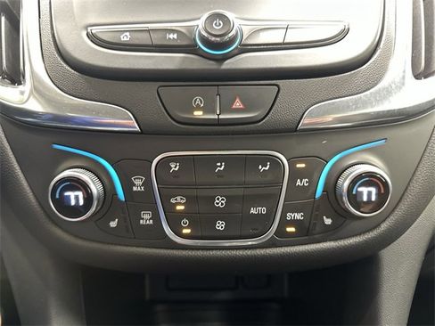 Used 2024 Chevrolet Equinox LT image 35