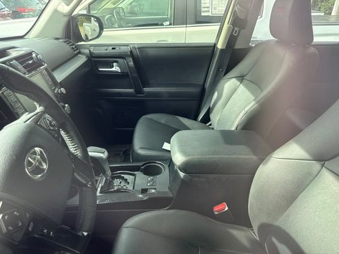 Used 2023 Toyota 4Runner TRD Off-Road Premium w/ Moonroof Package AWD/4WD image 6