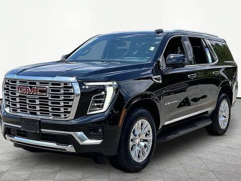 Used 2025 GMC Yukon Denali AWD/4WD image 3