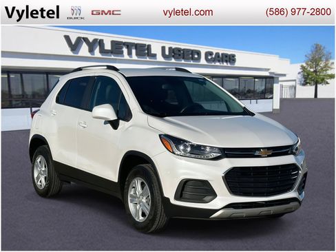 Certified 2022 Chevrolet Trax LT w/ LT Convenience Package image 1