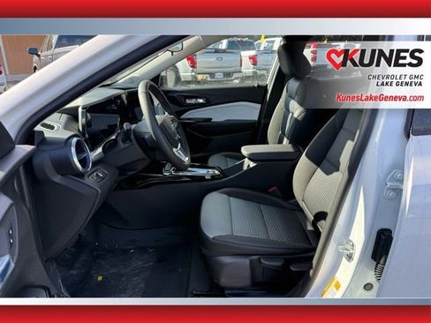 New 2026 Chevrolet Trax LT w/ Driver Confidence Package image 14