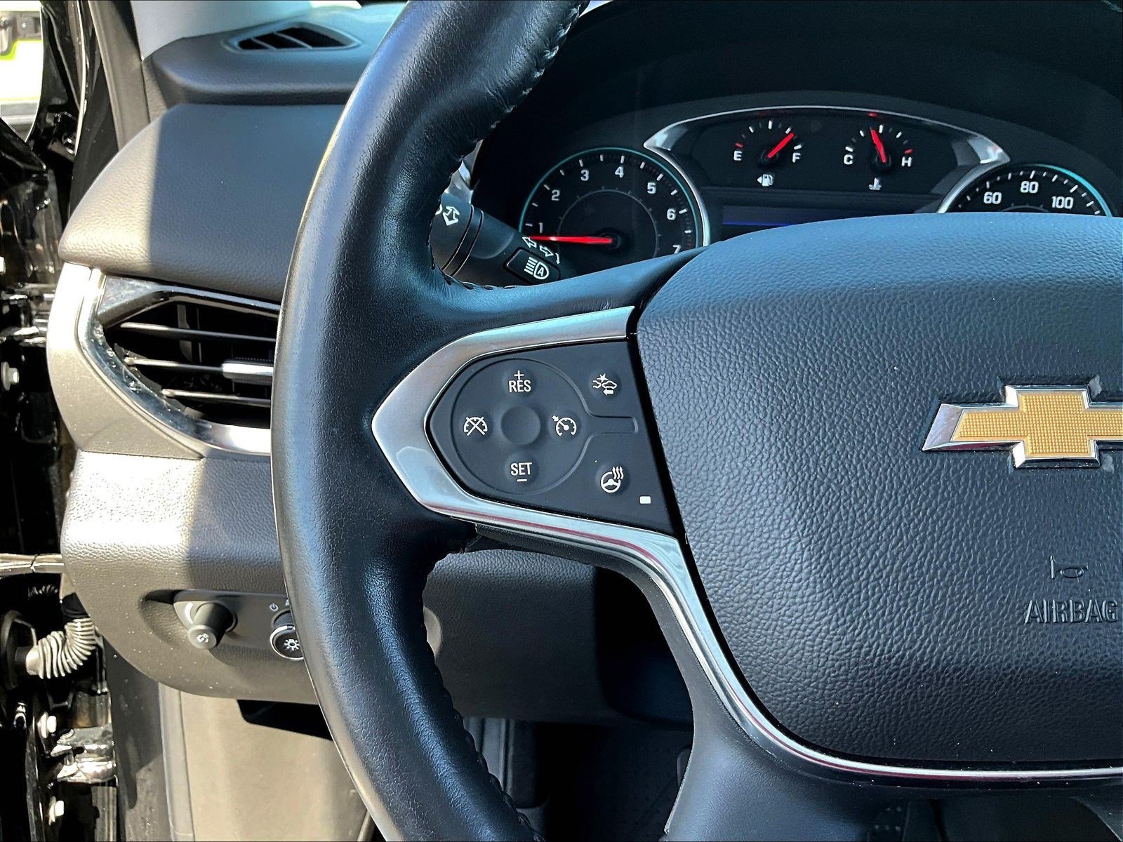 Used 2020 Chevrolet Traverse LT w/ LT Premium Package FWD image 11