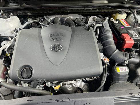 Used 2018 Toyota Camry XSE image 29